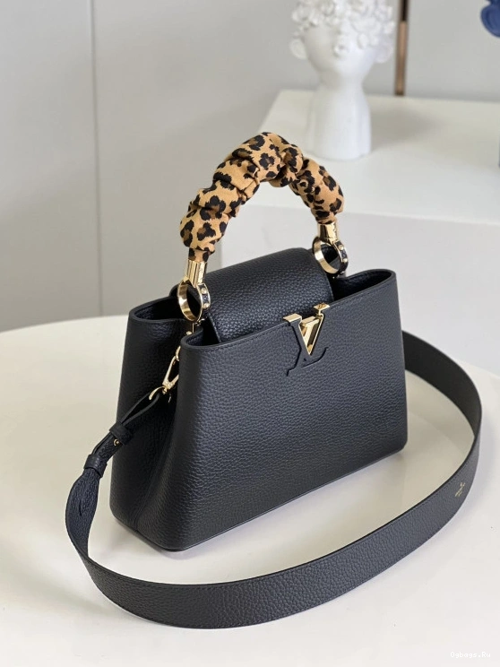 LOUIS VUITTON CAPUCINES BB 0311